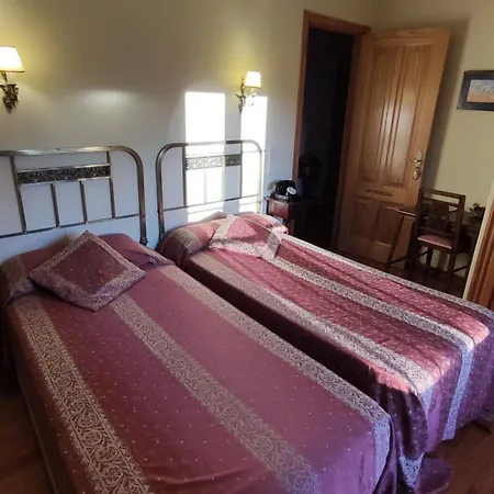 Casa De Os Petroglifos