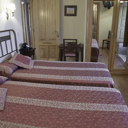 Casa De Os Petroglifos * Boiro