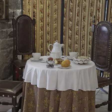 Casa De Os Petroglifos * Boiro
