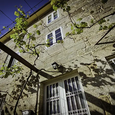 Casa De Os Petroglifos